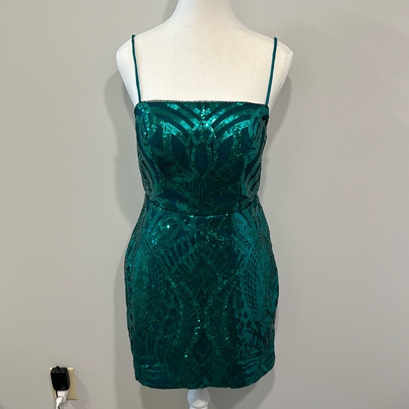 Dresses & Skirts - Homecoming, prom, cocktail, formal dress. Size 8, peacock green. NWOT